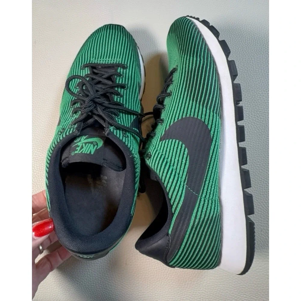 Nike women air